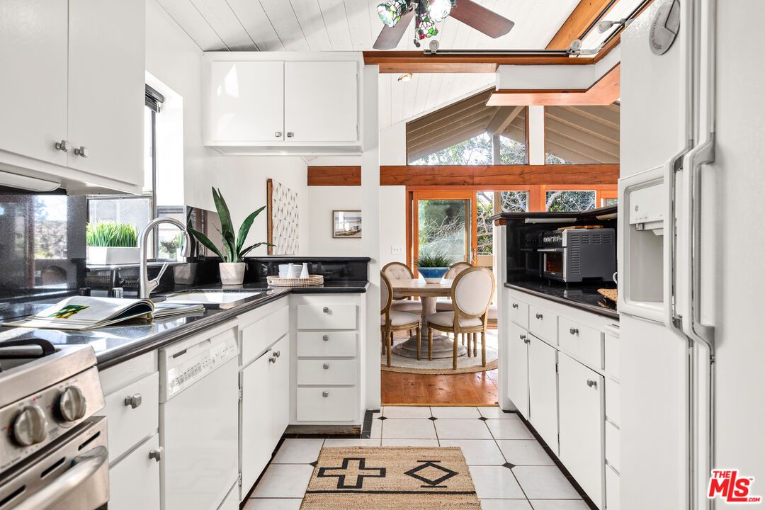 Dining room, Interior, Kitchen