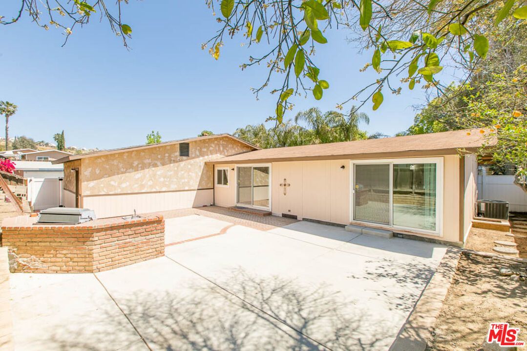 Exterior, Outdoor Kitchen