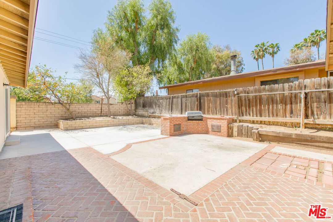 Exterior, Outdoor Kitchen