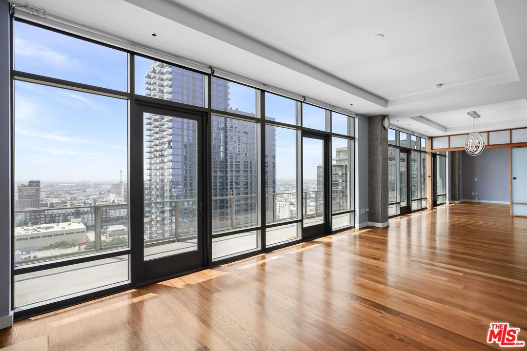 Empty room, Interior, Pendant Lights, Recessed Lighting, Wood Texture Flooring