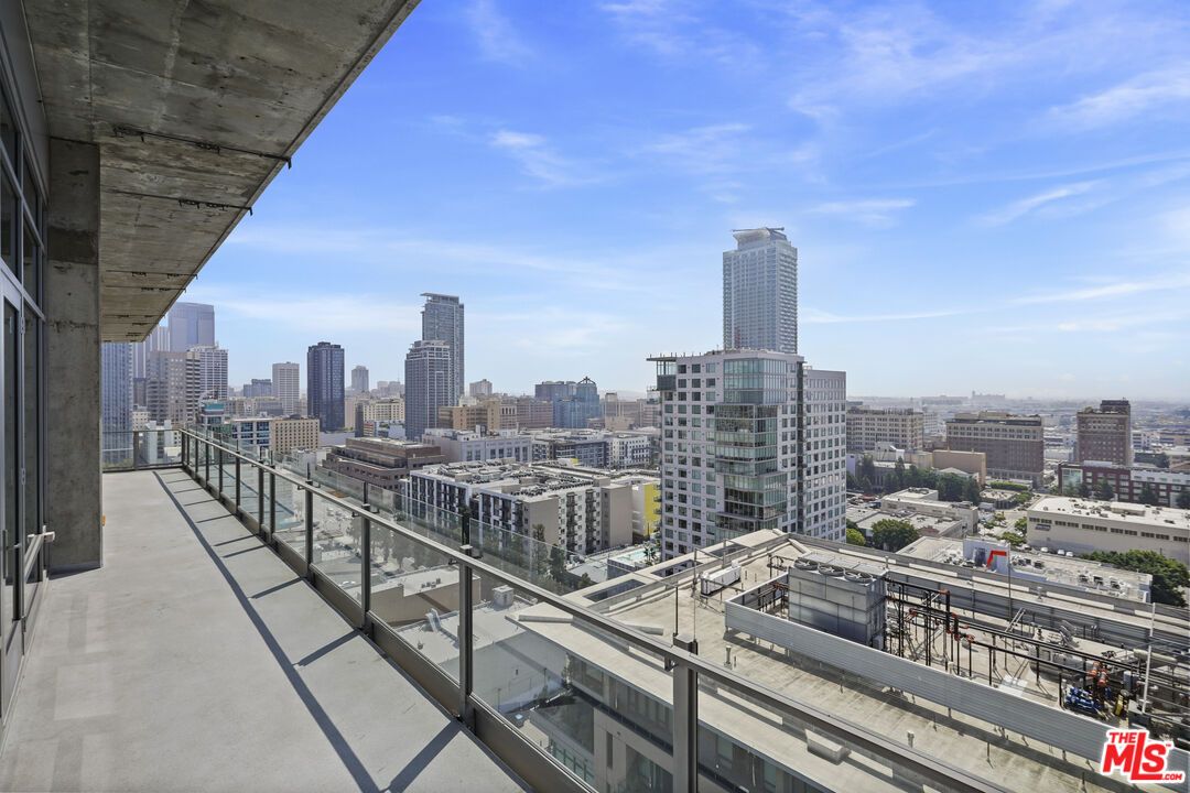 Exterior, Other, Skyline