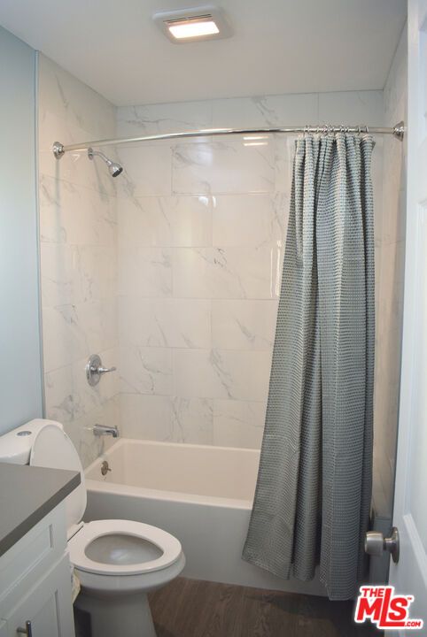 Bathroom, Interior, Marble Walls, Recessed Lighting, Wood Texture Flooring