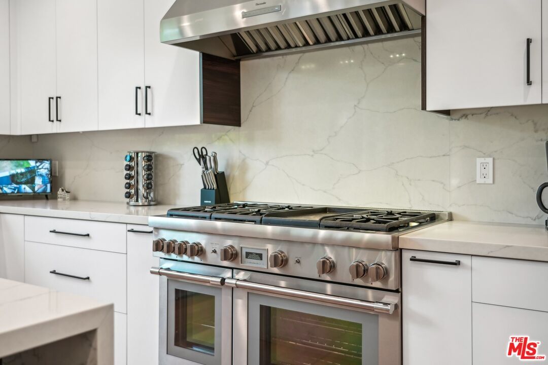 Interior, Kitchen, Marble Walls, Stainless Steel Appliances