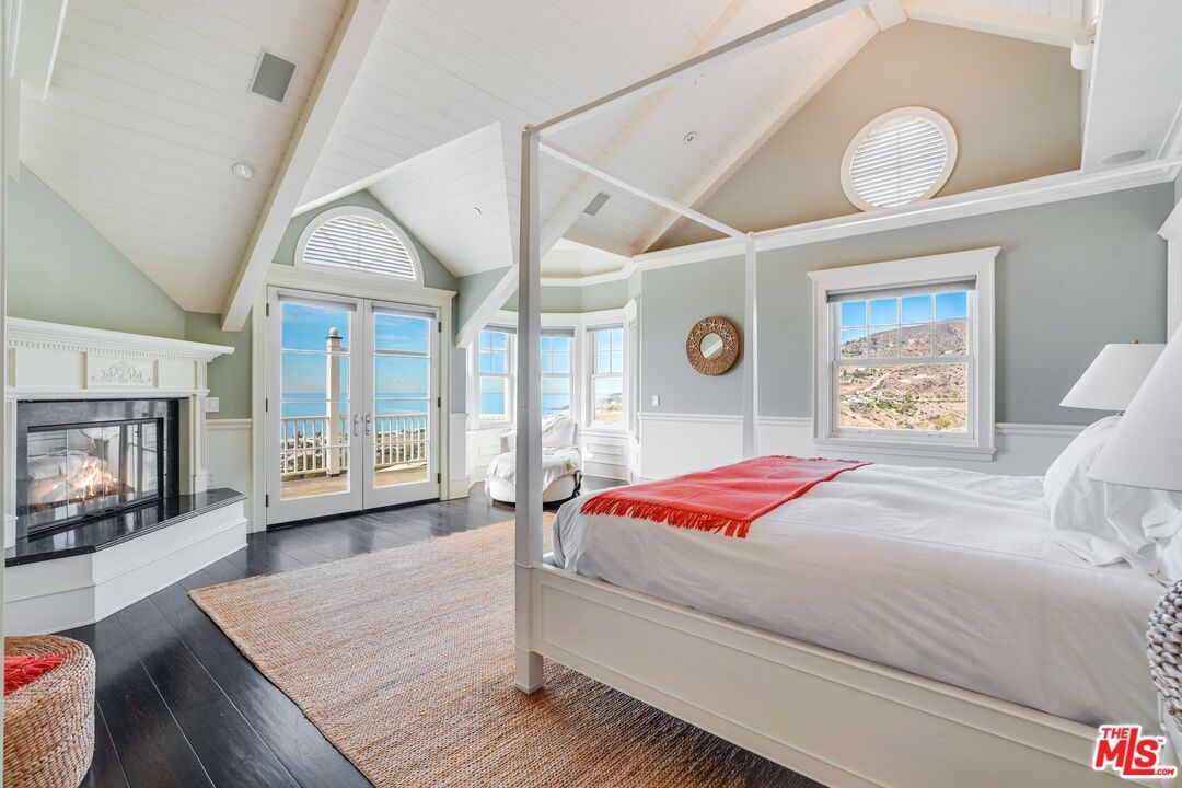 Bedroom, Fireplace, Interior, Water, Wood Texture Flooring