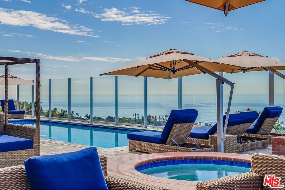 Exterior, Pool, Water