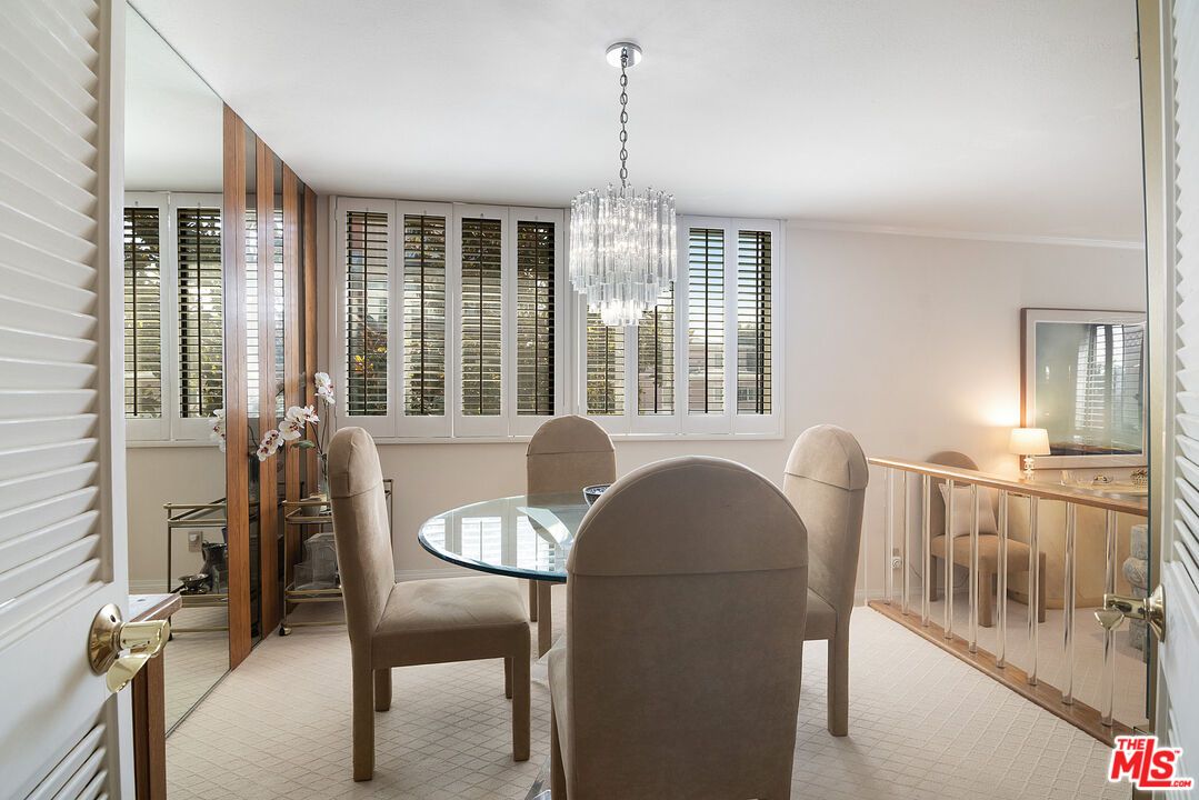 Chandelier, Dining room, Interior