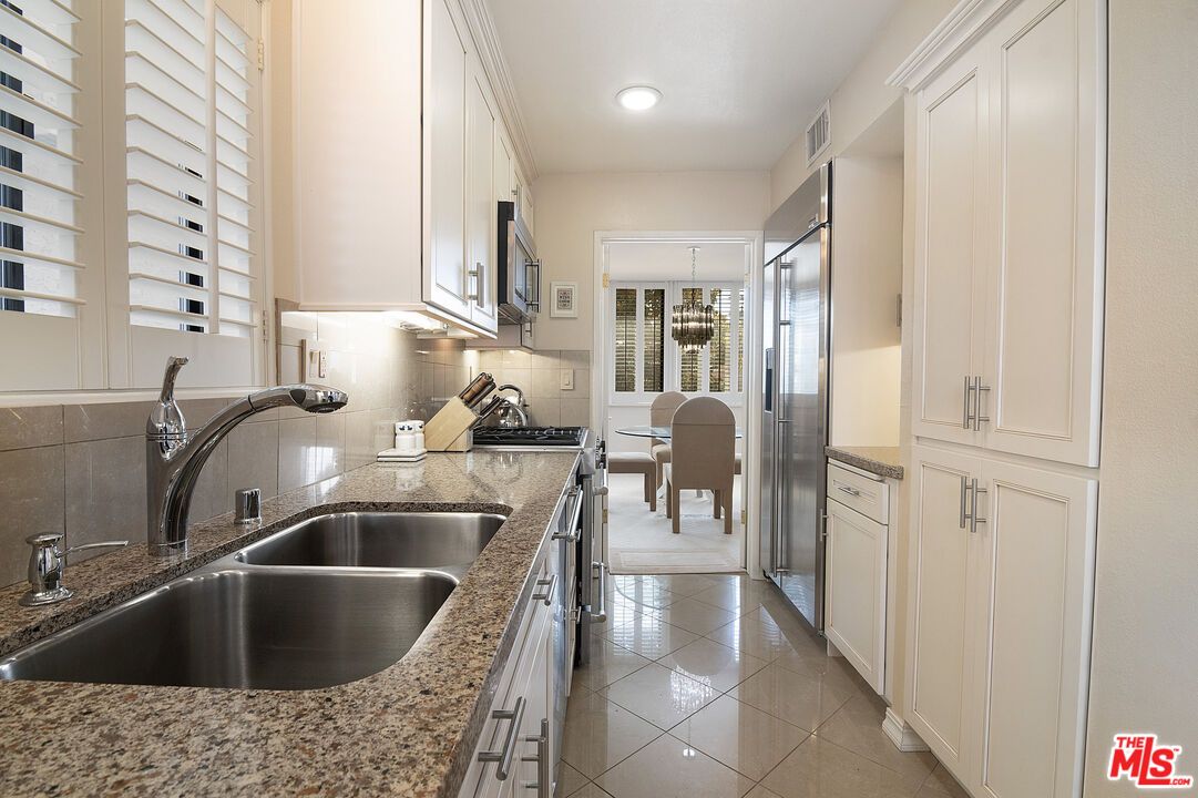 Dining room, Interior, Kitchen, Recessed Lighting