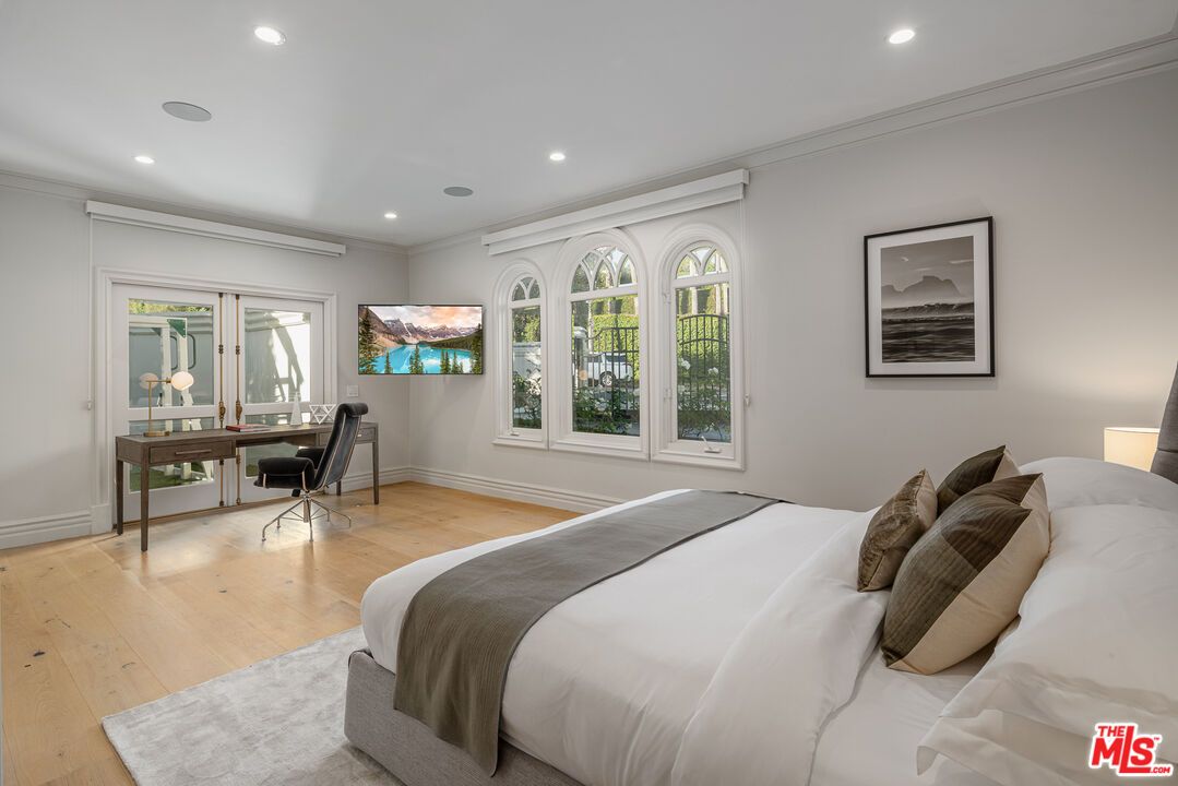 Bedroom, Home Office, Interior, Recessed Lighting, Wood Texture Flooring