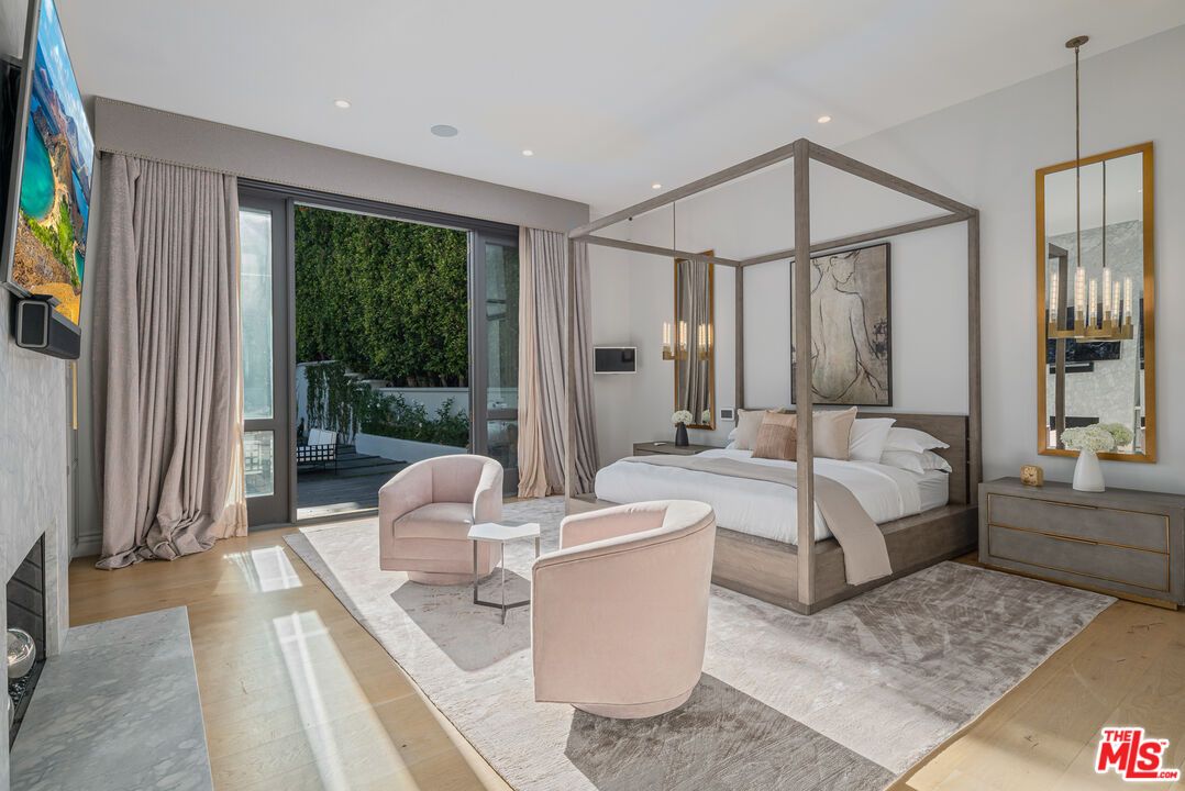 Bedroom, Interior, Pendant Lights, Recessed Lighting, Wood Texture Flooring