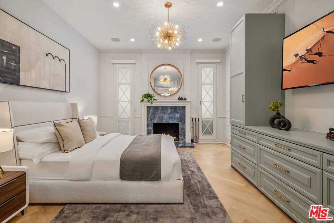 Bedroom, Fireplace, Interior, Pendant Lights, Recessed Lighting, Wood Texture Flooring