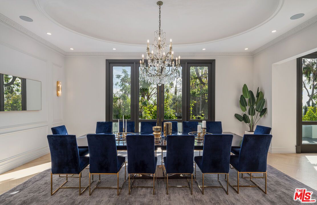 Chandelier, Dining room, Interior, Recessed Lighting, Wood Texture Flooring