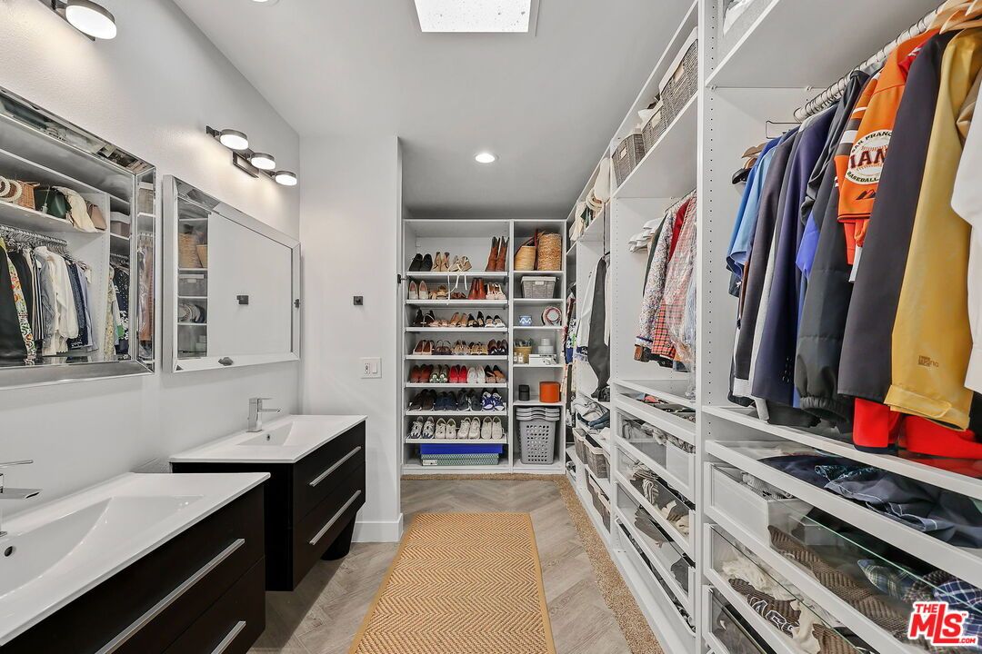 Interior, Recessed Lighting, Walk-in Closets, Wood Texture Flooring