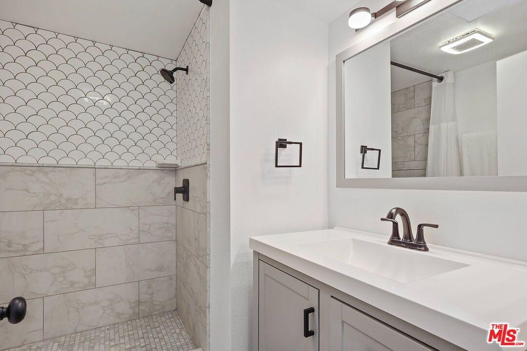 Bathroom, Interior, Marble Walls