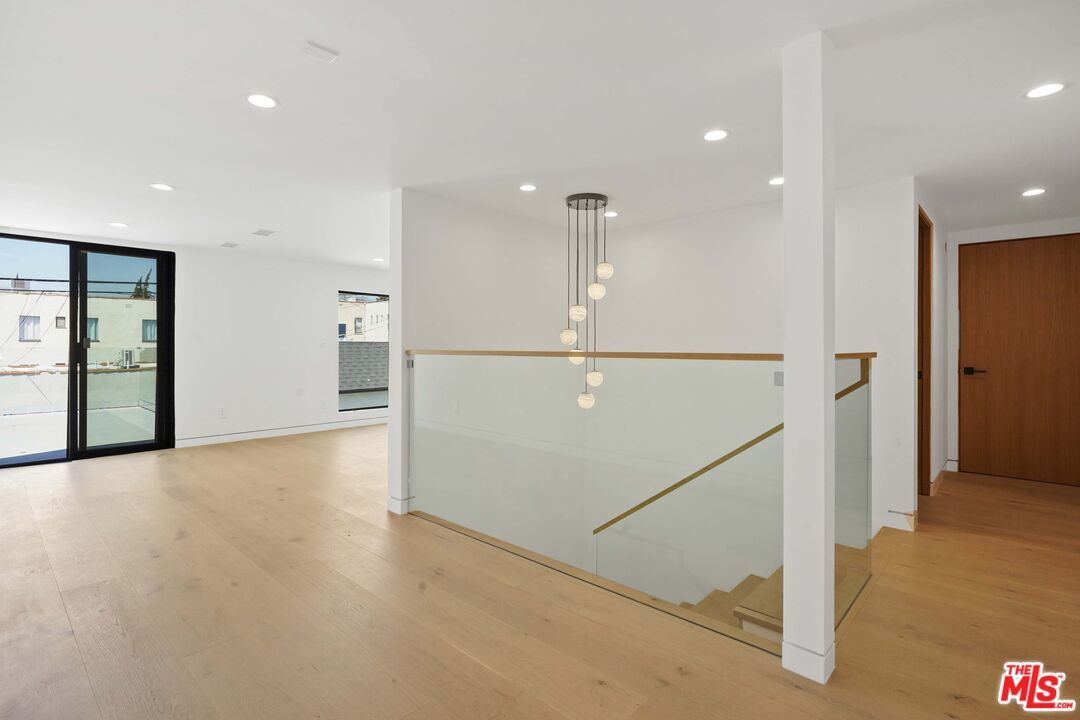 Empty room, Interior, Pendant Lights, Recessed Lighting, Wood Texture Flooring