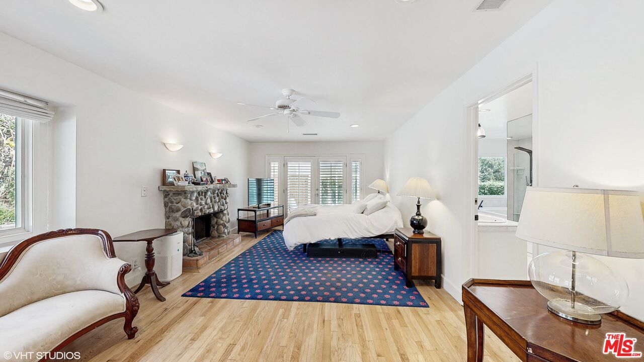 Bedroom, Fireplace, Interior, Recessed Lighting, Wood Texture Flooring