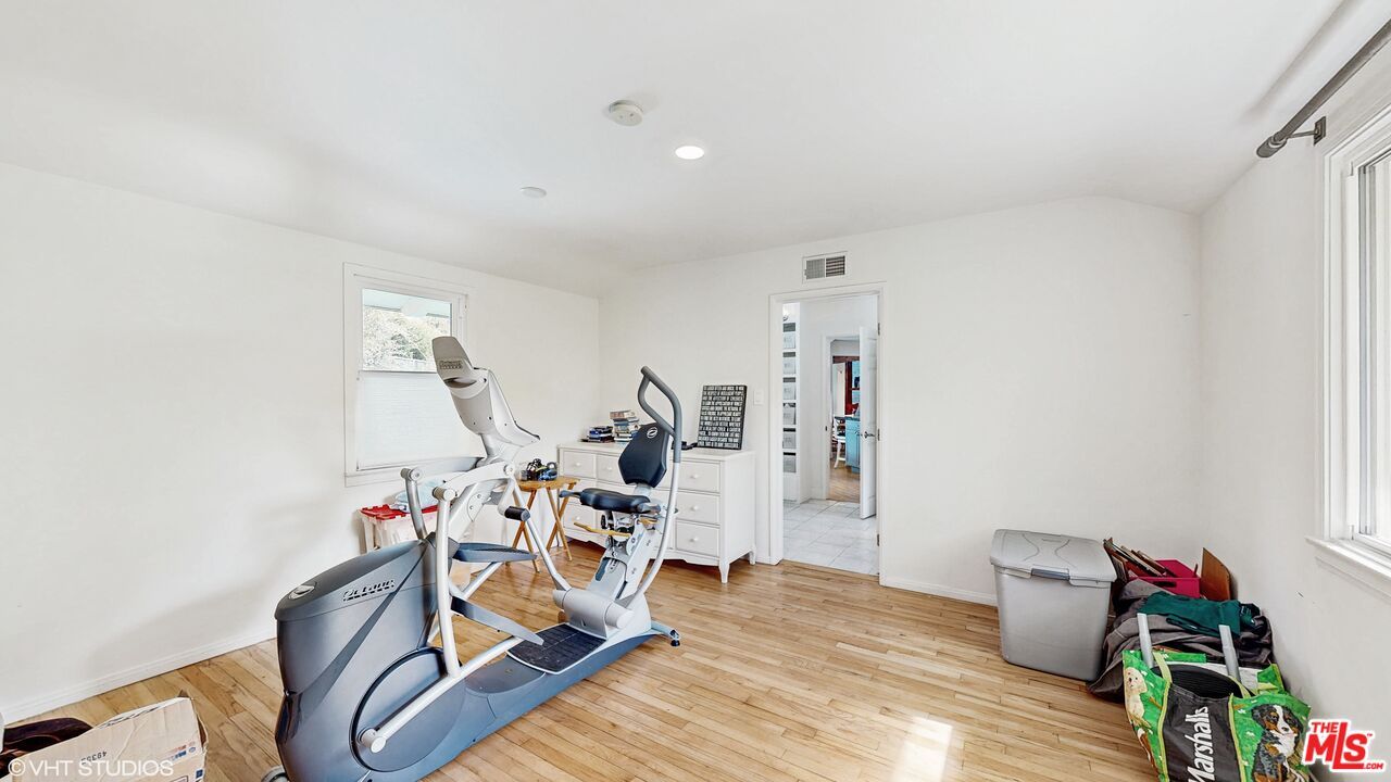 Fitness Equipment, Interior, Recessed Lighting, Wood Texture Flooring