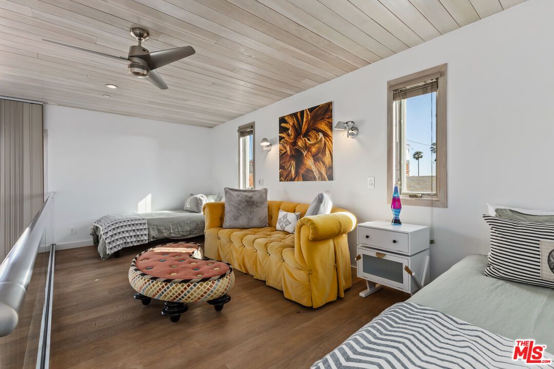 Interior, Living room, Recessed Lighting, Wooden Ceilings, Wood Texture Flooring