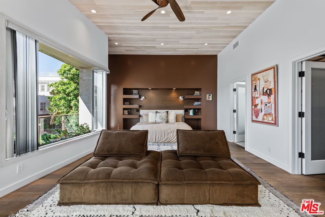 Bedroom, Interior, Recessed Lighting, Wooden Ceilings, Wood Texture Flooring