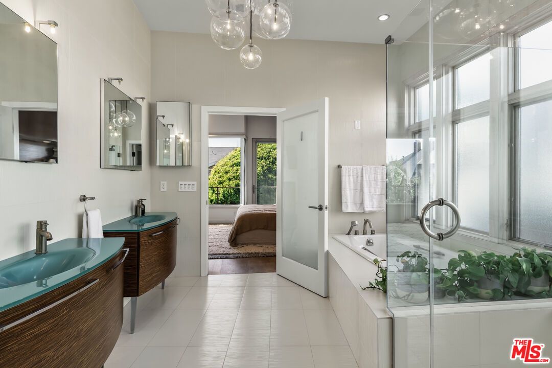 Bathroom, Interior, Pendant Lights, Recessed Lighting