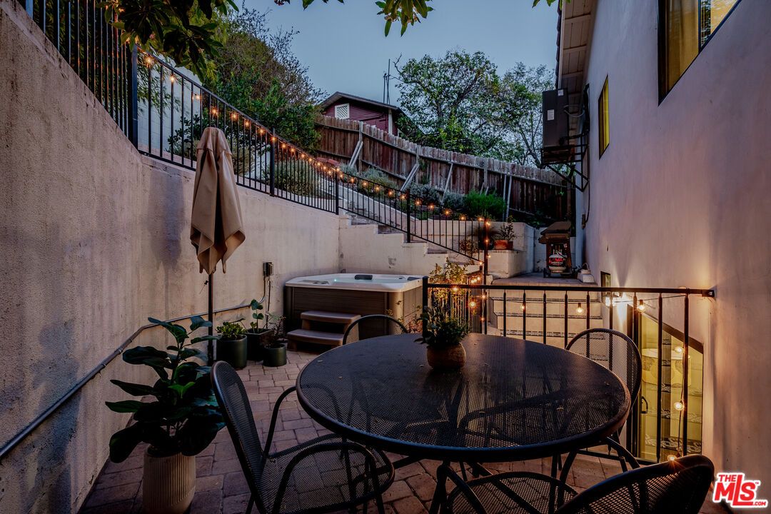 Exterior, Hot Tub