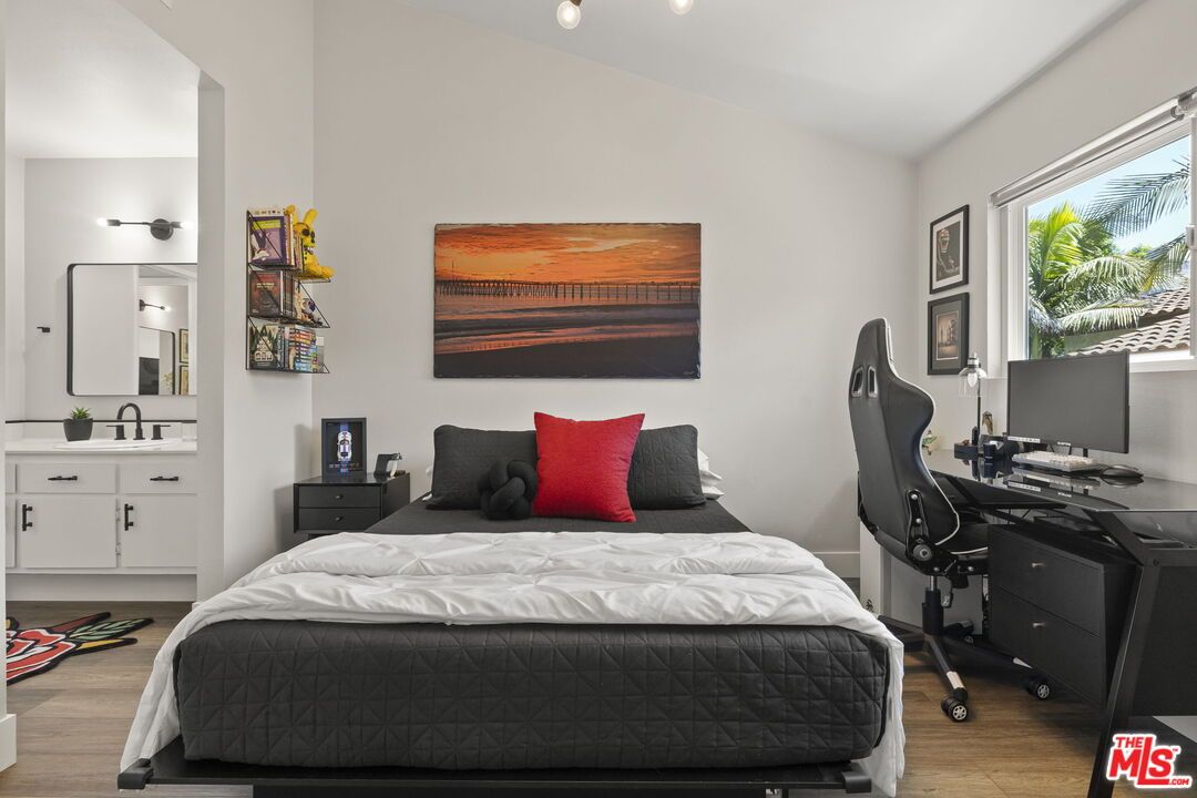 Bedroom, Home Office, Interior, Wood Texture Flooring