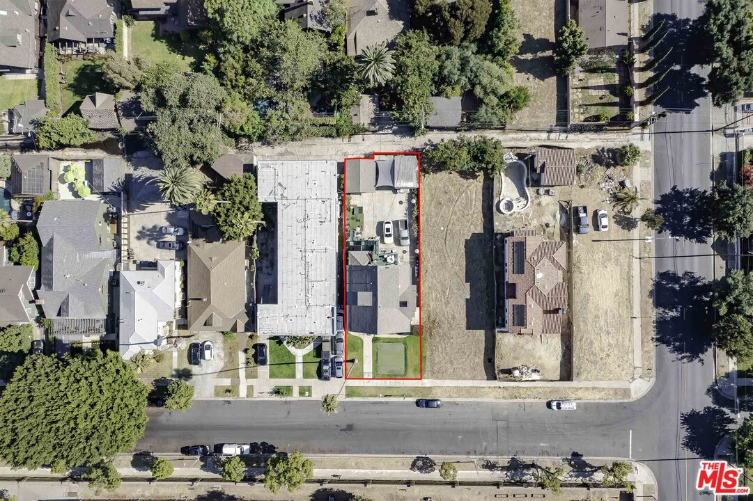 Exterior, Drone