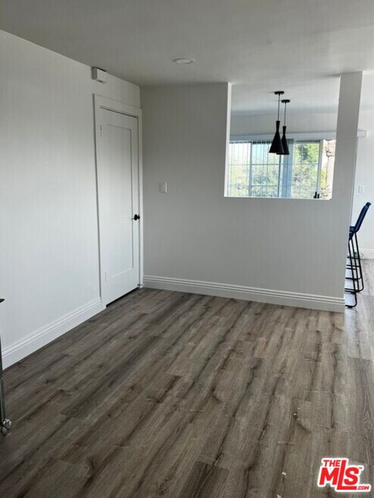 Empty room, Interior, Pendant Lights, Wood Texture Flooring