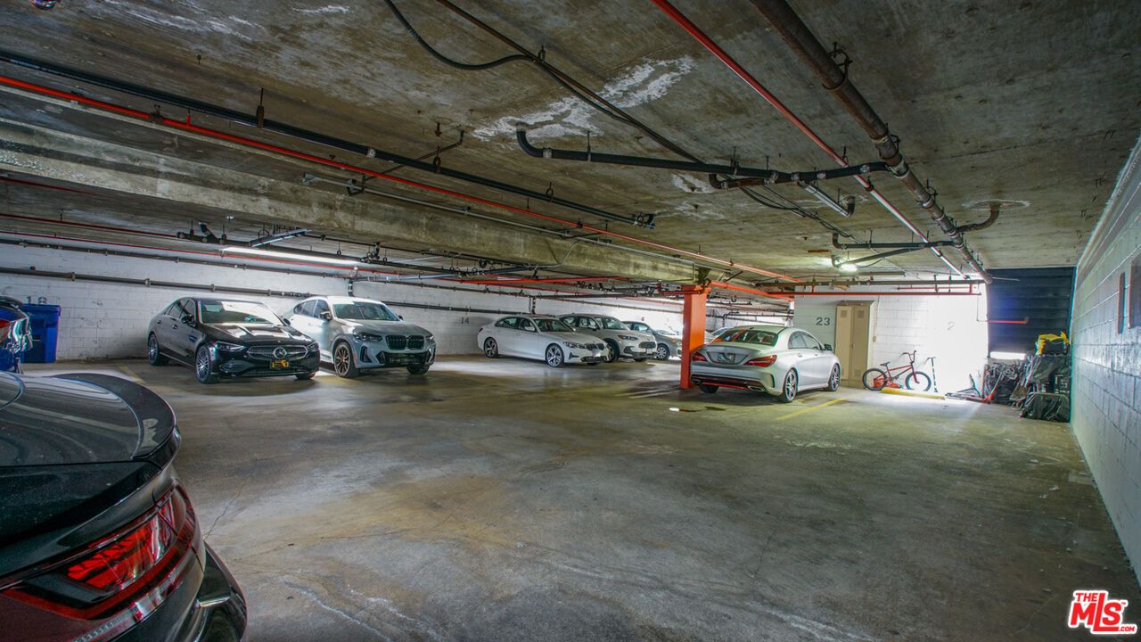 Garage, Interior