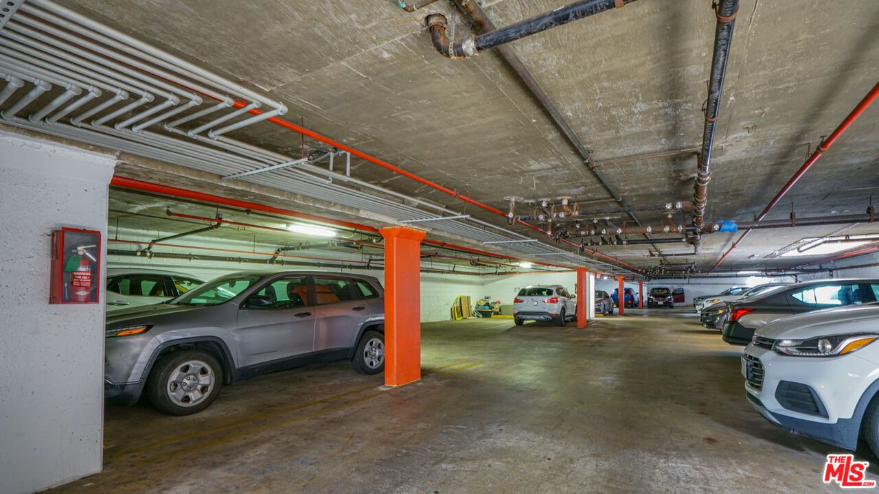 Garage, Interior