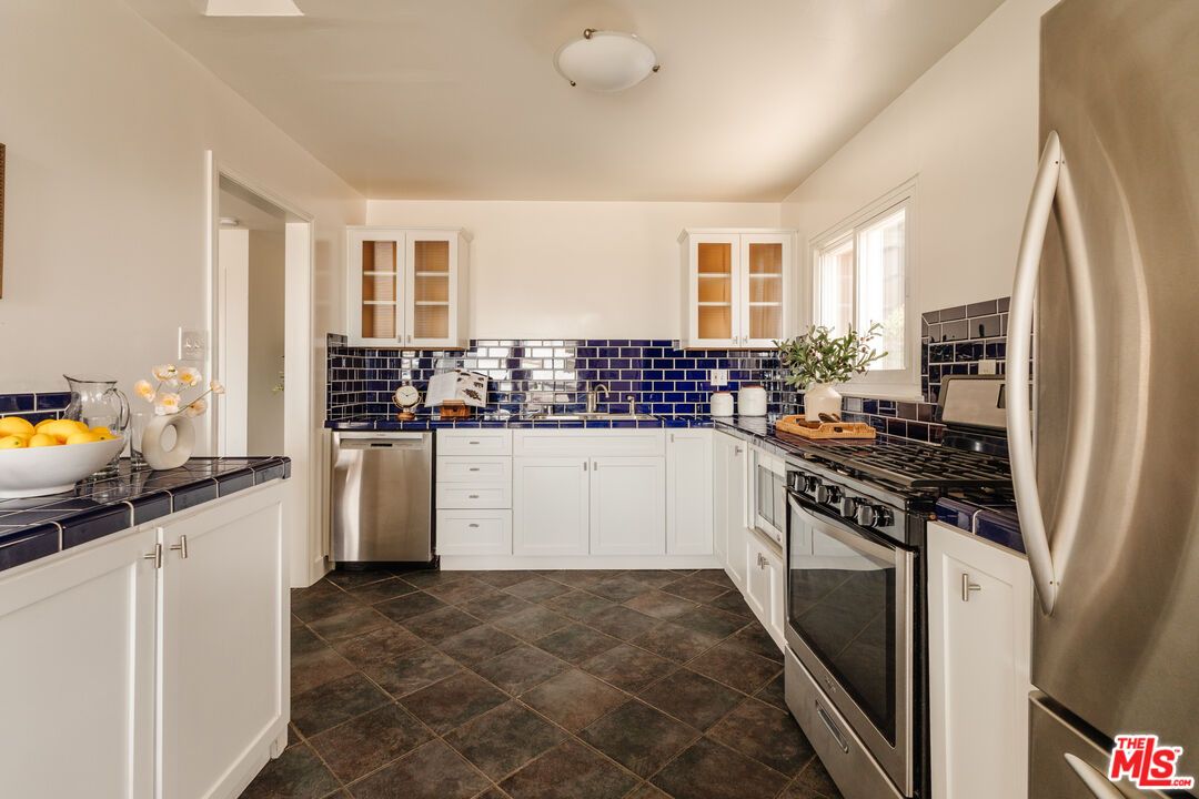 Interior, Kitchen, Stainless Steel Appliances