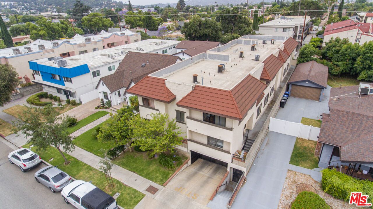 Exterior, Drone