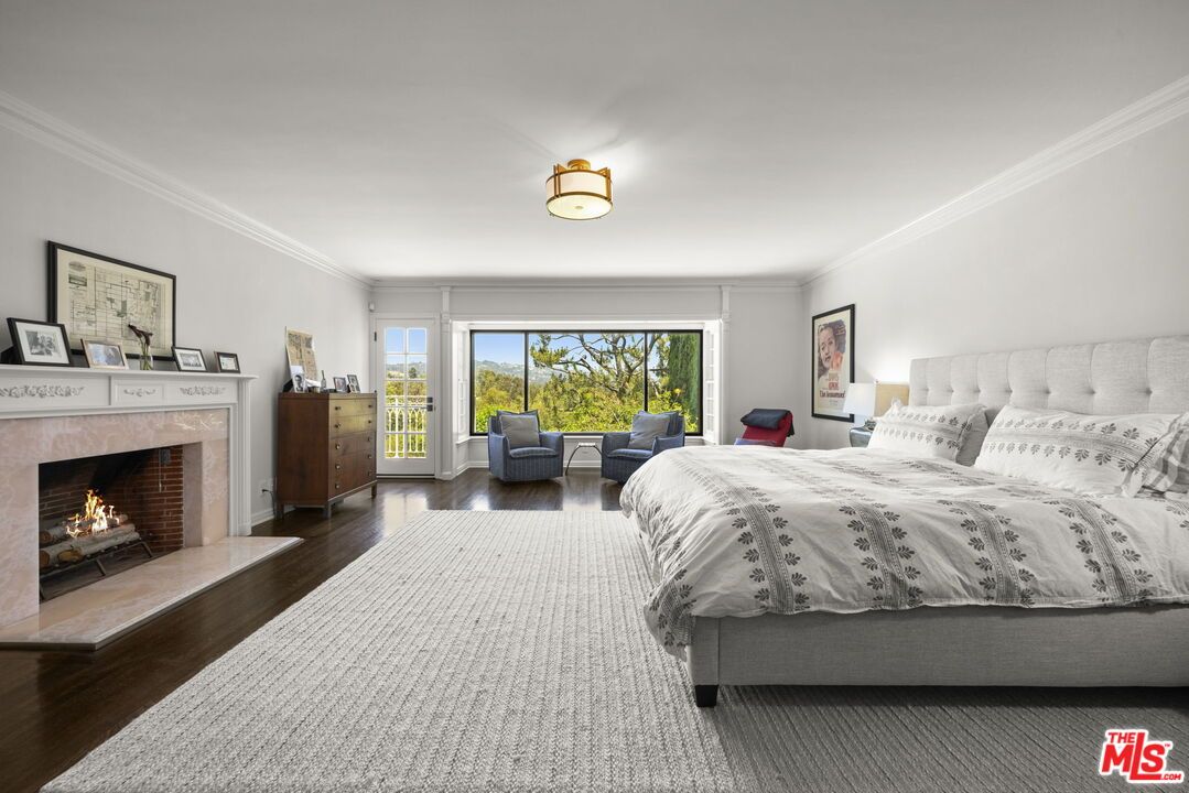 Bedroom, Fireplace, Interior, Wood Texture Flooring