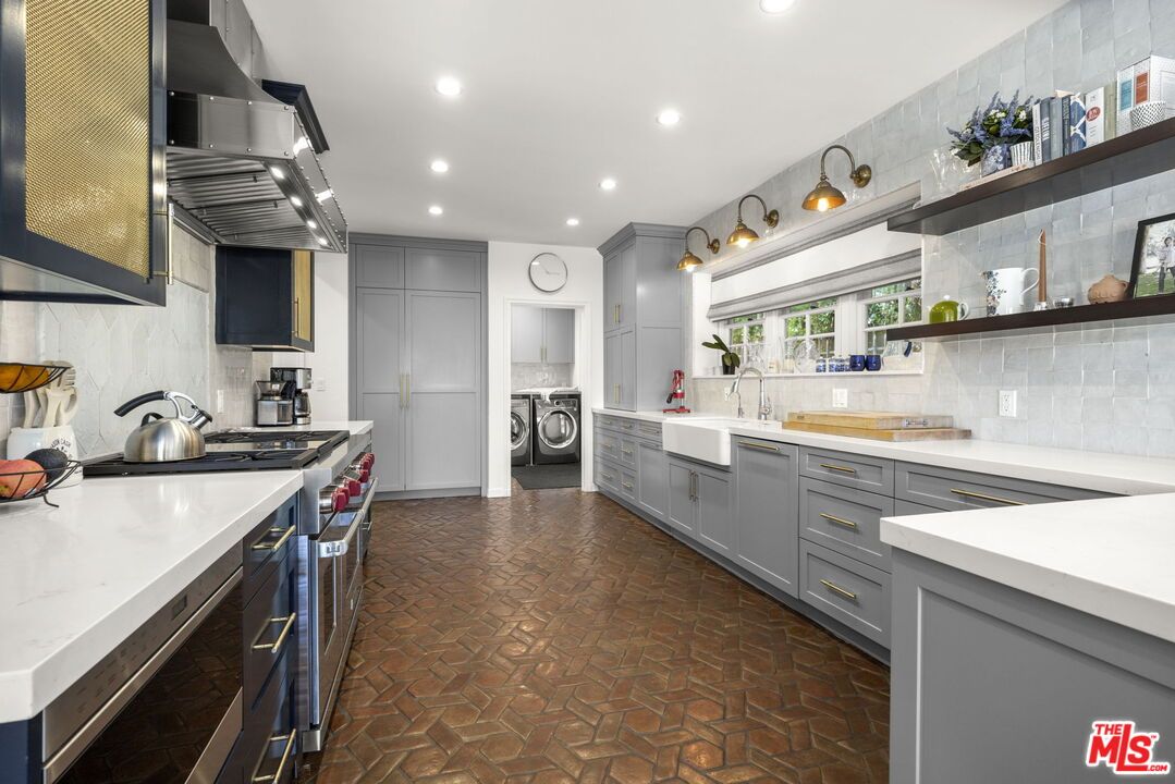 Interior, Kitchen, Recessed Lighting, Stainless Steel Appliances, Washer