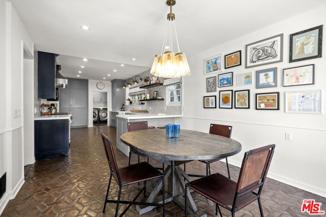 Dining room, Interior, Kitchen, Pendant Lights, Recessed Lighting, Stainless Steel Appliances