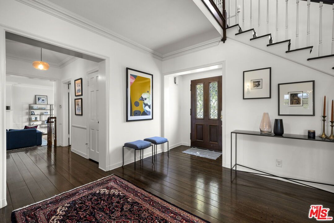Interior, Pendant Lights, Wood Texture Flooring