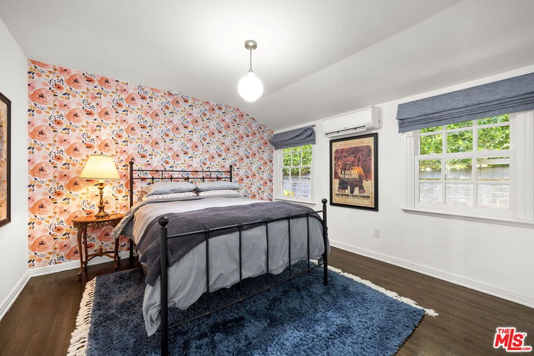 Bedroom, Interior, Pendant Lights, Wood Texture Flooring