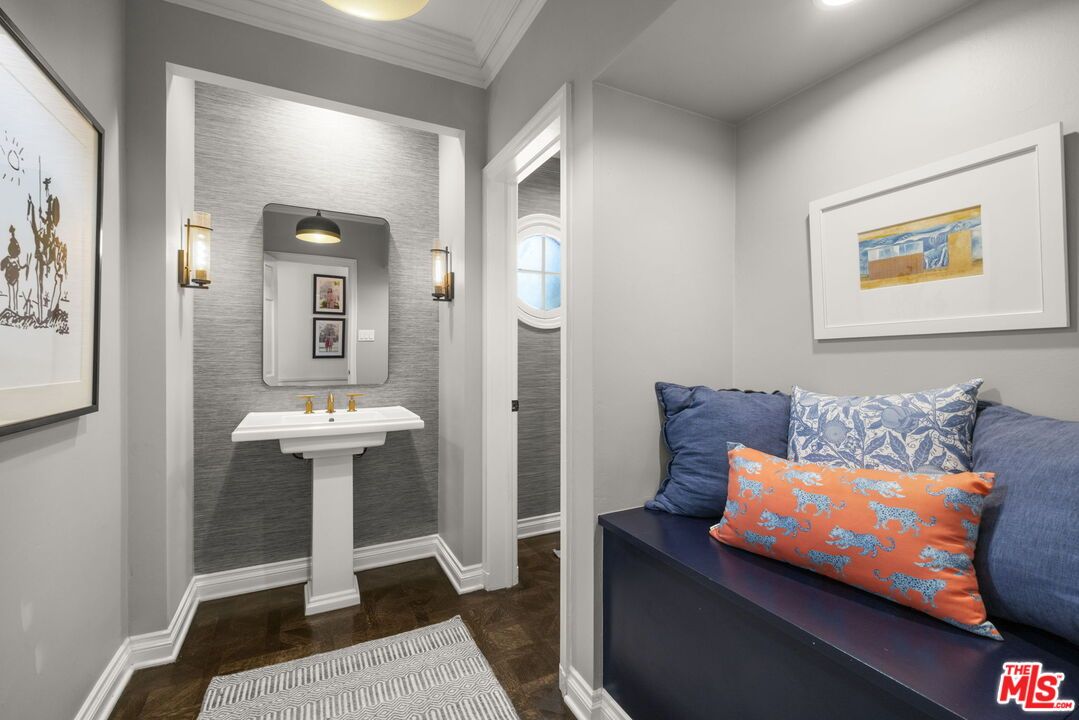 Bathroom, Interior, Recessed Lighting, Wood Texture Flooring