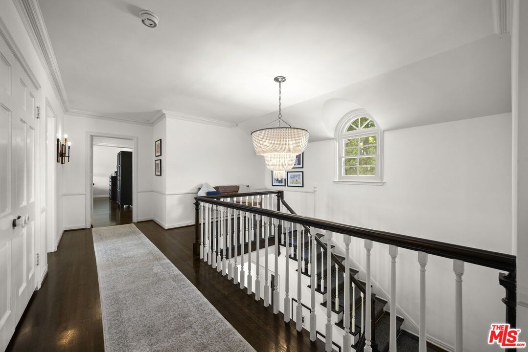 Chandelier, Interior, Wood Texture Flooring