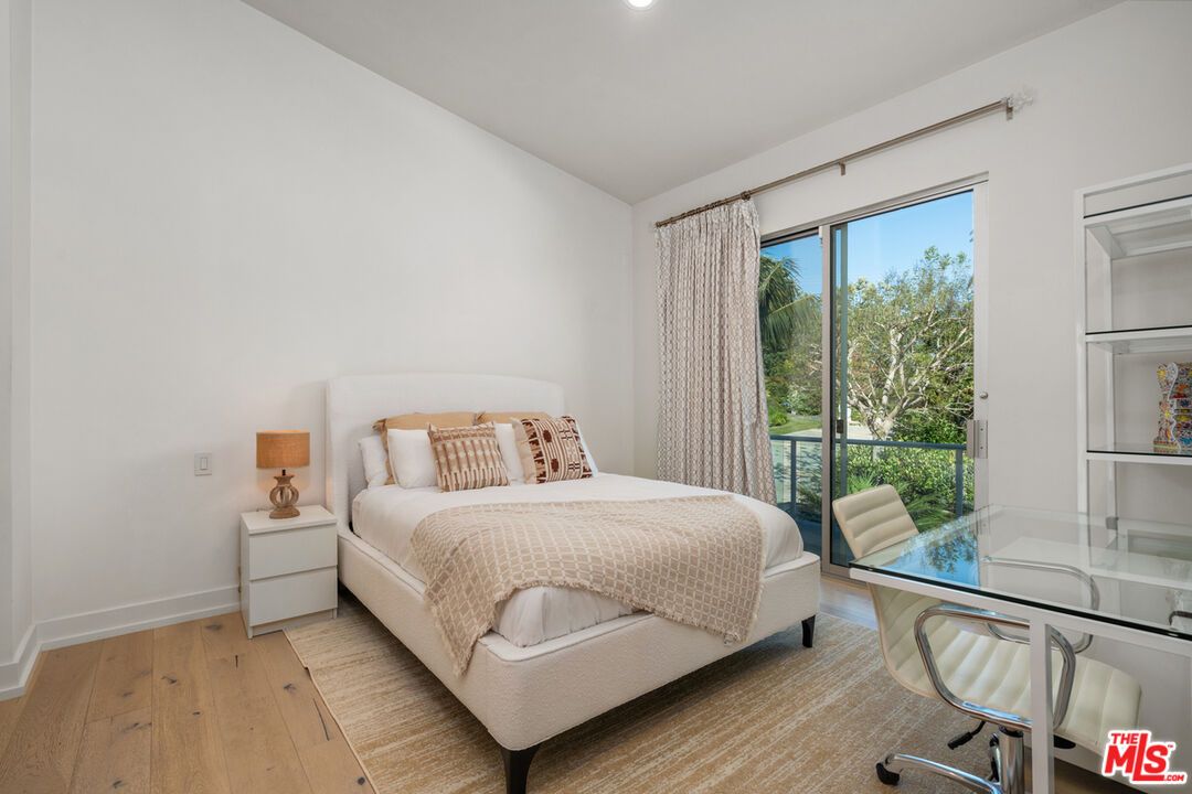 Bedroom, Home Office, Interior, Recessed Lighting, Wood Texture Flooring