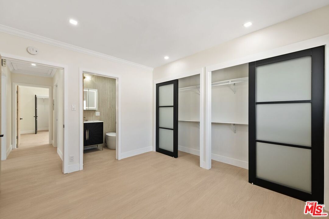 Bathroom, Interior, Recessed Lighting, Wood Texture Flooring