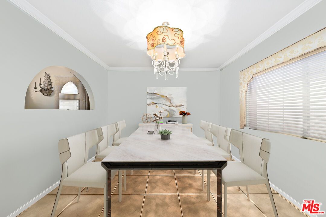 Chandelier, Dining room, Interior