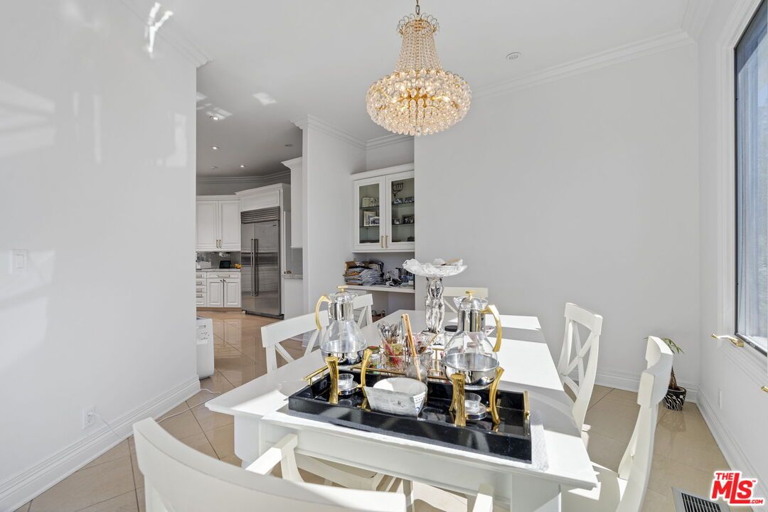 Chandelier, Dining room, Interior, Kitchen, Recessed Lighting