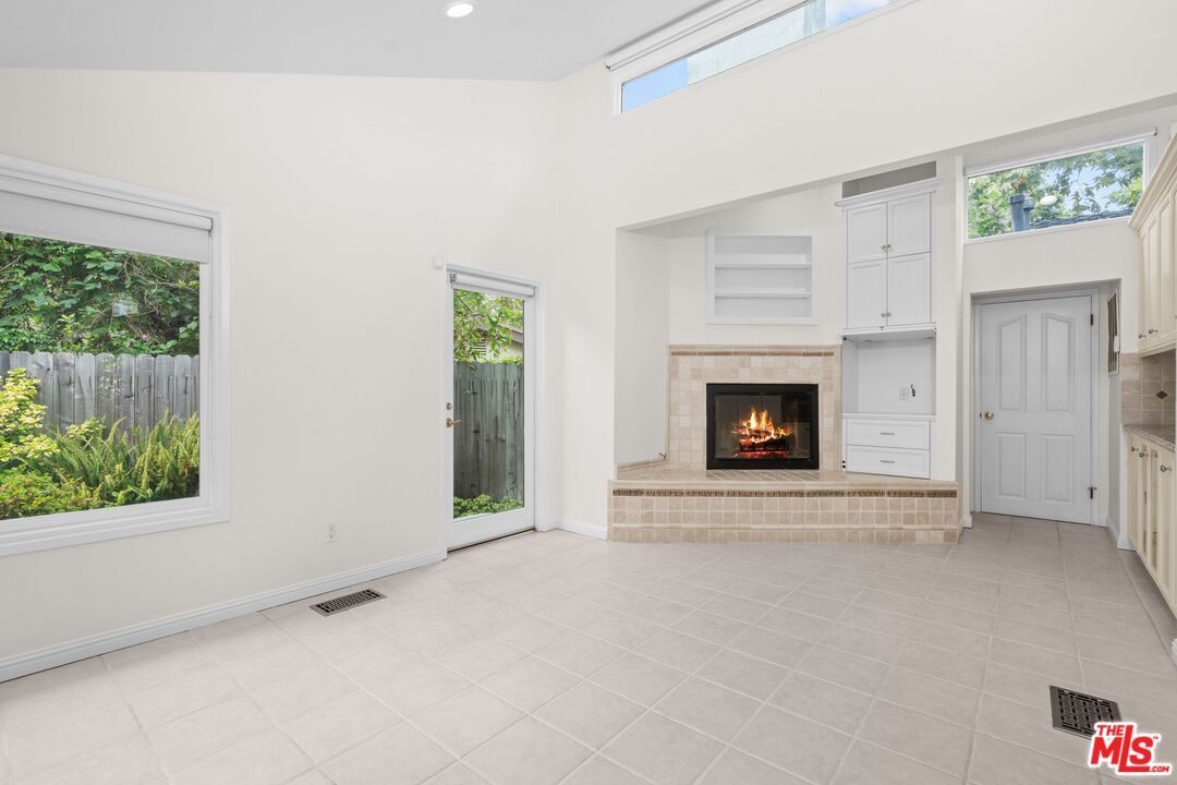 Empty room, Fireplace, Interior, Recessed Lighting