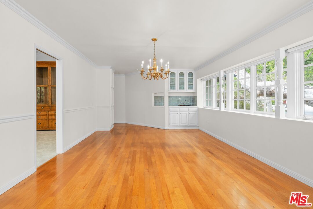 Chandelier, Empty room, Interior, Wood Texture Flooring