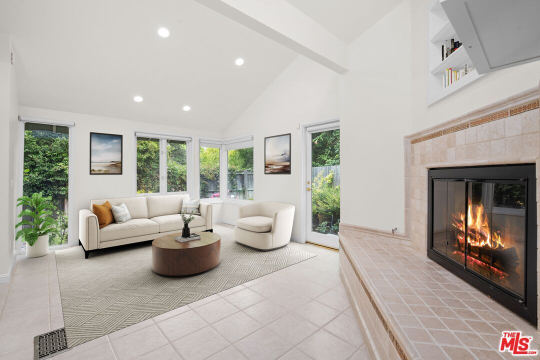 Fireplace, Interior, Living room, Recessed Lighting