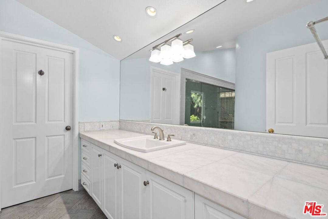 Bathroom, Interior, Recessed Lighting, Tile Countertops