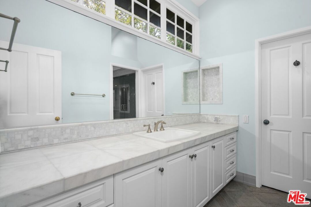 Bathroom, Interior, Tile Countertops