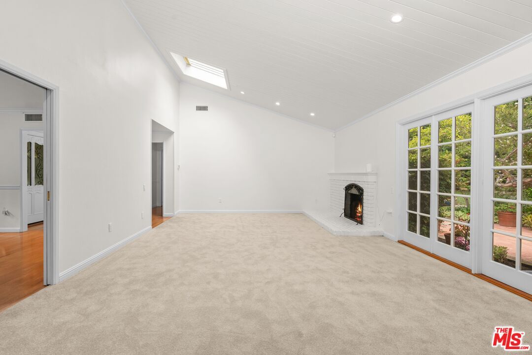Empty room, Fireplace, Interior, Recessed Lighting