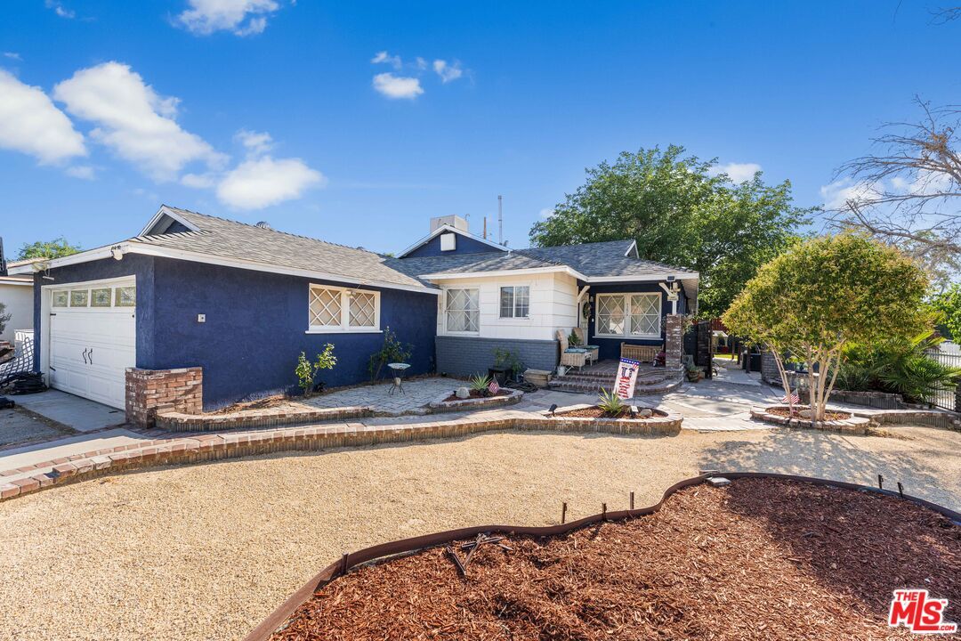 Backyard, Detached Garage, Exterior
