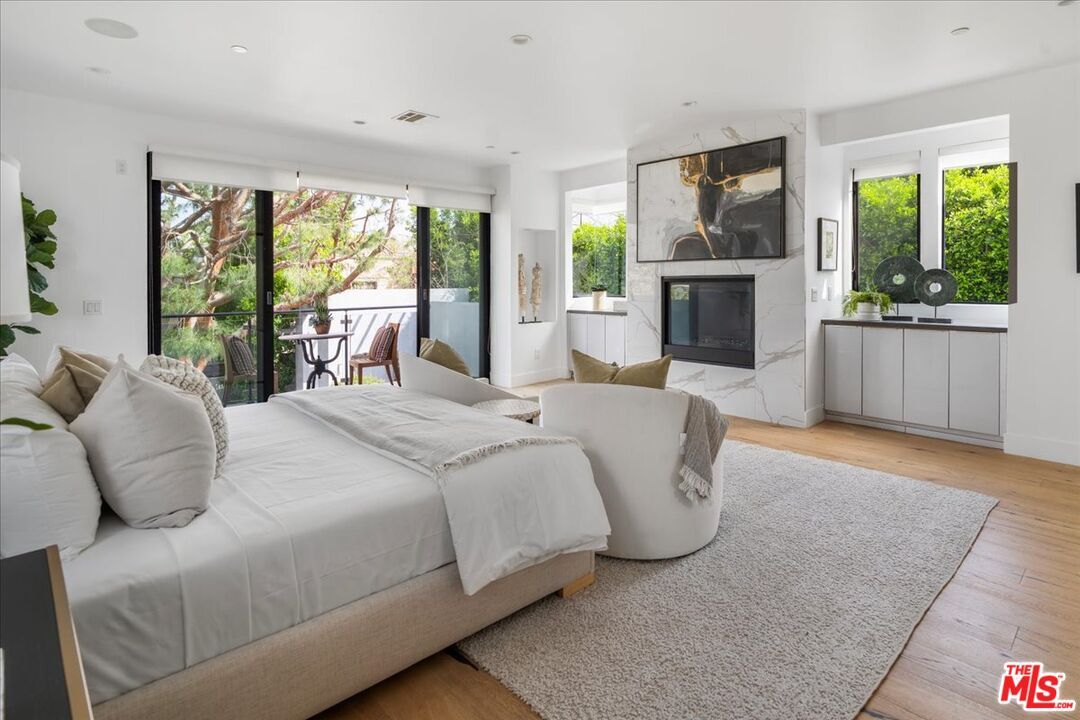 Bedroom, Fireplace, Interior, Recessed Lighting, Wood Texture Flooring